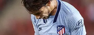 João Félix celebrando un gol con la tercera equipación del atlético de madrid 2019-20