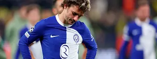 Griezmann con en atlético de madrid con la segunda equipación 2023