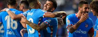 Jugadores celebrando con la tercera equipación del atlético de madrid 2021