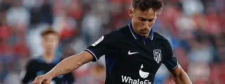 Llorente jugando con la segunda camiseta atletico de madrid 2022
