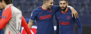 Jugadores celebrando un gol con la 2 equipación atlético de madrid 2020