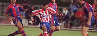 Simeone con la camiseta del atletico de madrid 1996 vs barcelona