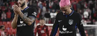 Griezmann con la segunda equipación del atlético de madrid temporada 22 23