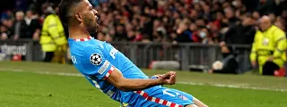 Gol celebrado por jugador con la camiseta atlético de madrid 2021 tercera