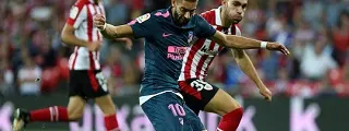 Jugador con la tercera equipación atlético de madrid 2017