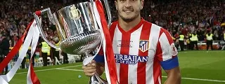 Jugador celebrando con la Equipación atlético de madrid 2012
