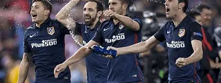 Jugadores celebrando con la camiseta atlético de madrid 2015 16 alternativa