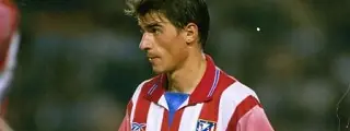jugador con la camiseta atlético de madrid 1998-99