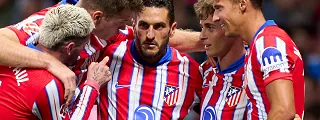 jugadores celebrando un gol con la camiseta atlético de madrid 2024