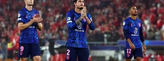 jugadores con la camiseta atlético de madrid 2024-25 tercera