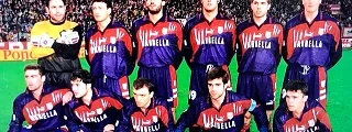 Jugadores formando con la atlético de madrid 1996-97 visitante camiseta