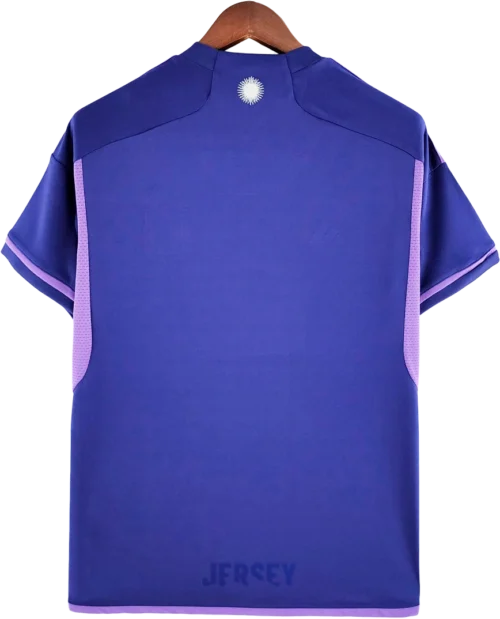 camiseta argentina 2022 con las tres estrellas visitante reverso