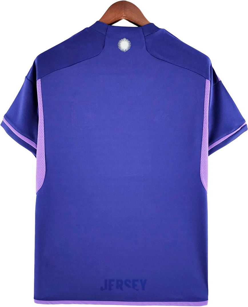 camiseta argentina 2022 con las tres estrellas visitante reverso