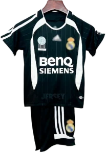 camiseta retro real madrid 2025 versión infantil visitante
