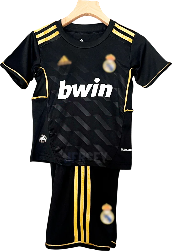 camiseta retro real madrid 2011 versión infantil visitante