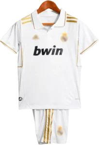 camiseta retro real madrid 2011 versión infantil