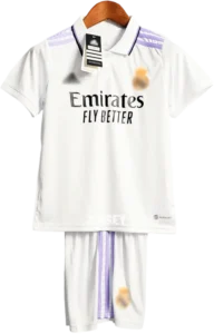 camiseta retro real madrid 2022 versión infantil