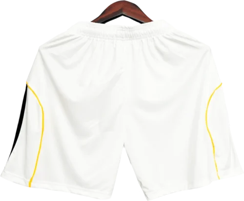 pantalón corto del real madrid 2025-26 local reverso