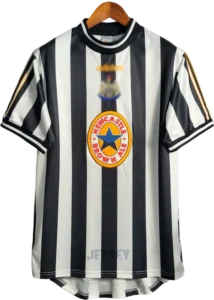 Camiseta New Castle 1995 97 local